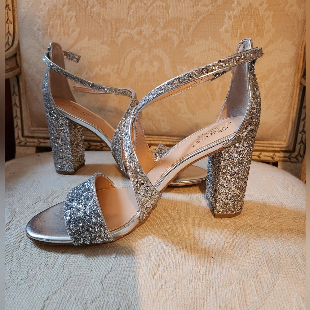 Silver glitter jewel Badgley Mischka heels 9.5